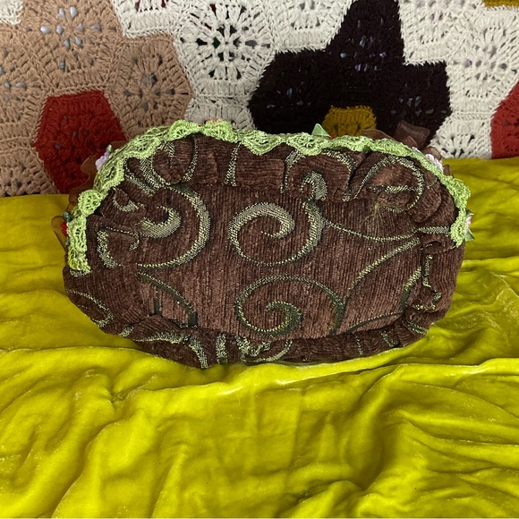 ❤️GIFTED❤️ Vintage Tapestry Victorian Lace Embellished Hand Bag Purse Carpet - Picture 8 of 11